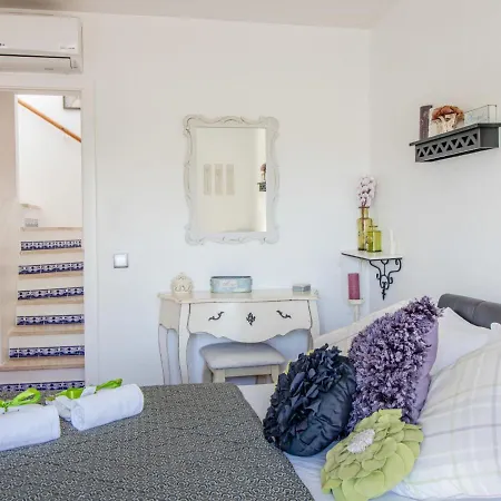 Beautiful Two Bedroom In The Old Village