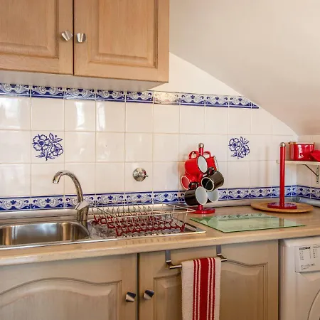 Beautiful Two Bedroom In The Old Village Lejlighed