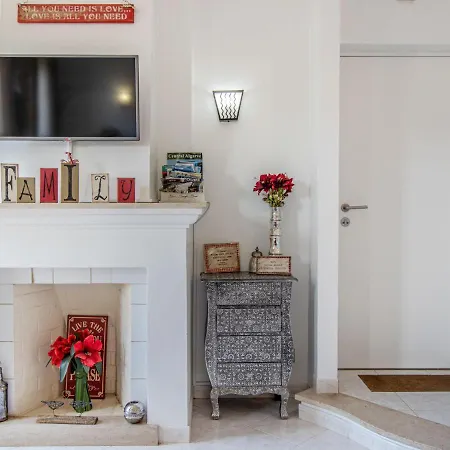 Beautiful Two Bedroom In The Old Village
